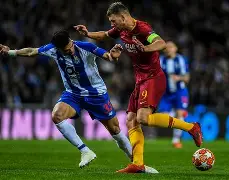 关于赛前波尔图备战荷甲，防线松动细节曝光，媒体盛赞，临场指挥获称赞的信息-尊龙平台